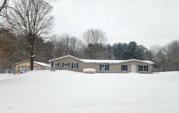 $199,900 | 25113 12th Avenue, Gobles, MI 49055