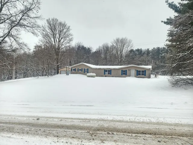 $199,900 | 25113 12th Avenue, Gobles, MI 49055