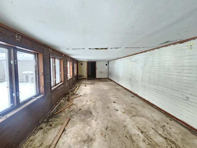 $199,900 | 25113 12th Avenue, Gobles, MI 49055