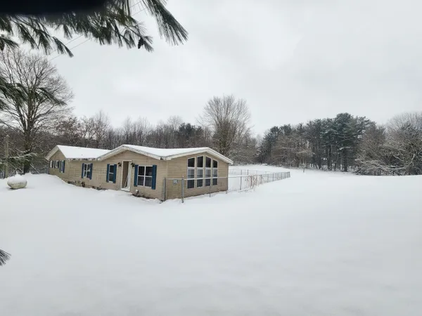 $199,900 | 25113 12th Avenue, Gobles, MI 49055