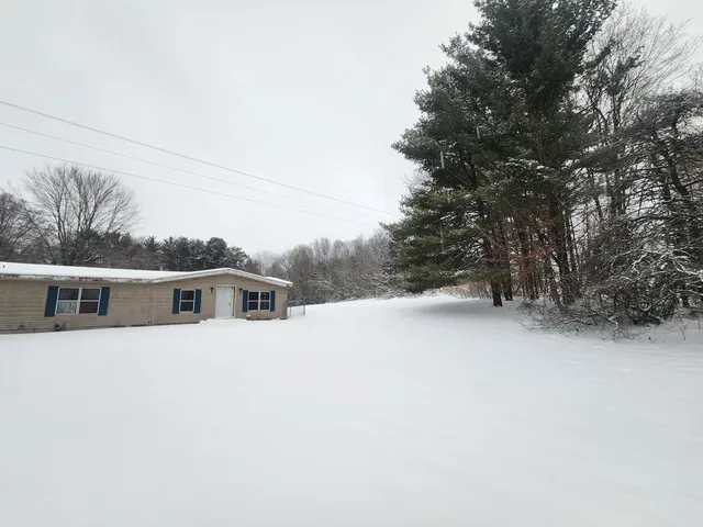 $199,900 | 25113 12th Avenue, Gobles, MI 49055