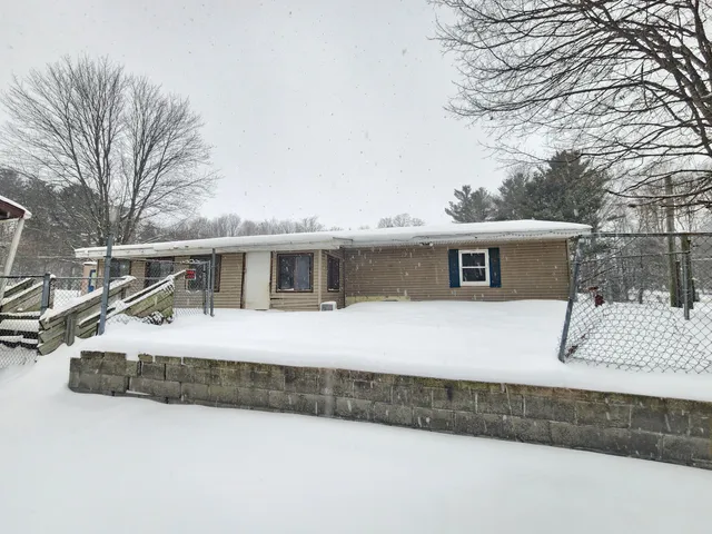 $199,900 | 25113 12th Avenue, Gobles, MI 49055