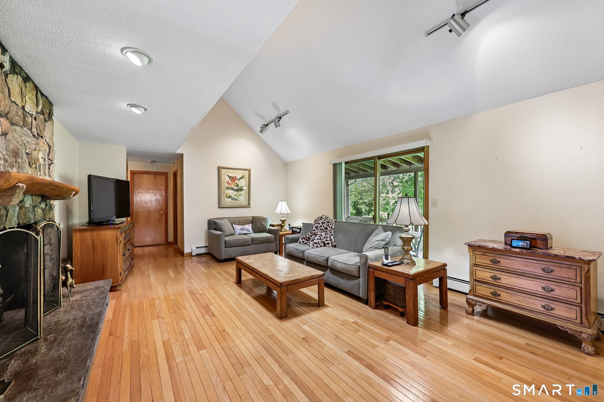 46 Stonegate Drive Wethersfield, CT 06109 - Photo 10 of 36