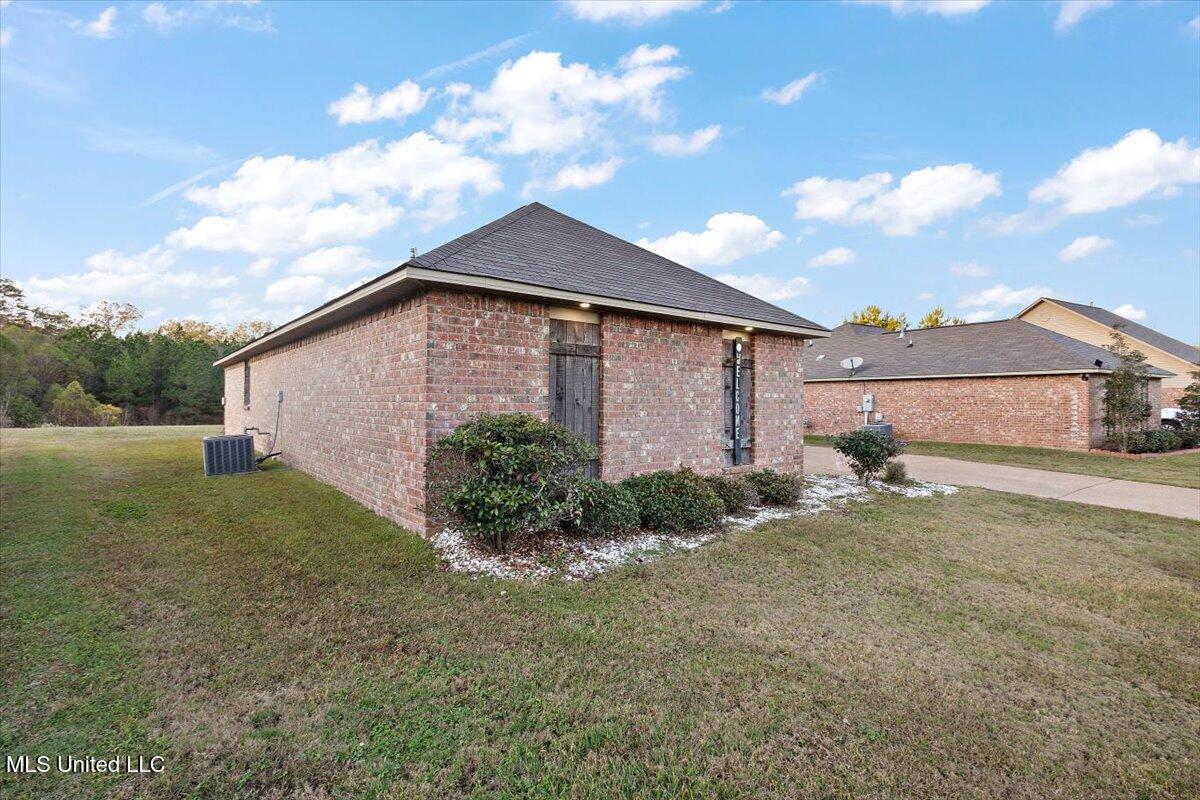 608 Carson Drive Byram, MS 39272 - Photo 25 of 26 03-HTP_4070