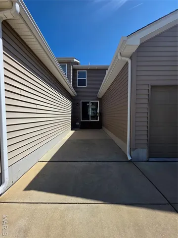 $2,000 | 318 Countryshire Drive, Lake St. Louis, MO 63367