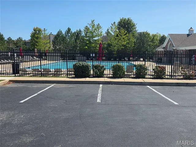 $2,000 | 318 Countryshire Drive, Lake St. Louis, MO 63367