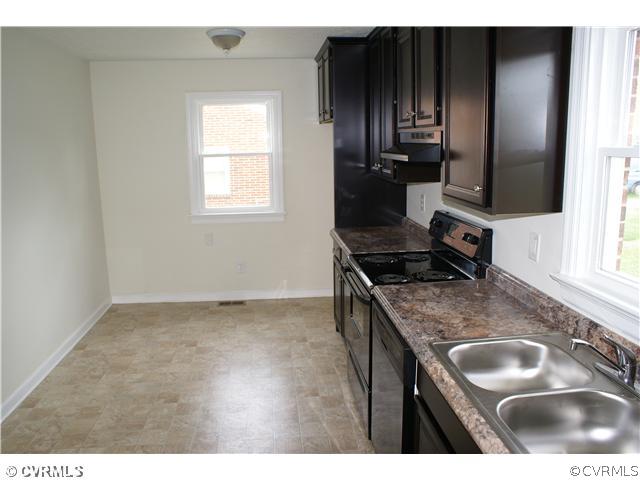 547 Duffton Road Richmond, VA 23225 - Photo 2 of 9 Kitchen