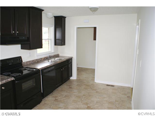 547 Duffton Road Richmond, VA 23225 - Photo 3 of 9 Kitchen