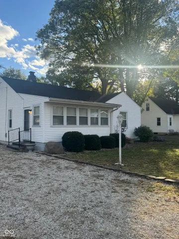 $174,900 | 405 North Street, Chesterfield, IN 46017
