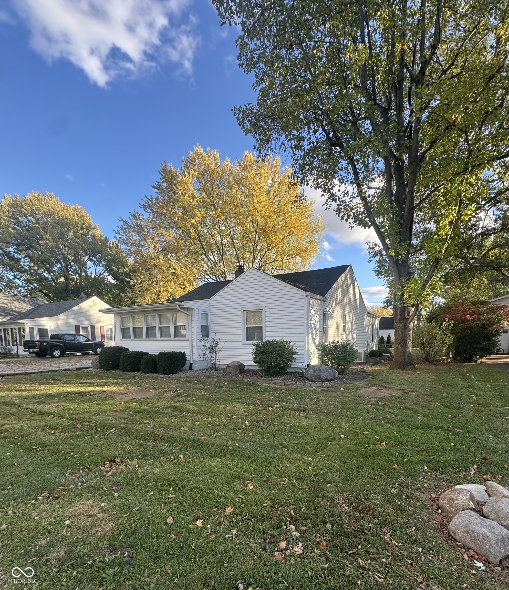 405 North Street Chesterfield, IN 46017 - Photo 3 of 48