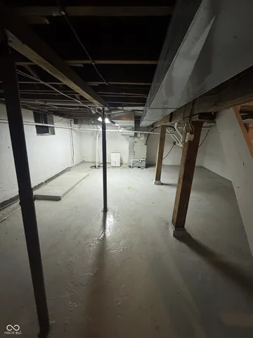 $174,900 | 405 North Street, Chesterfield, IN 46017