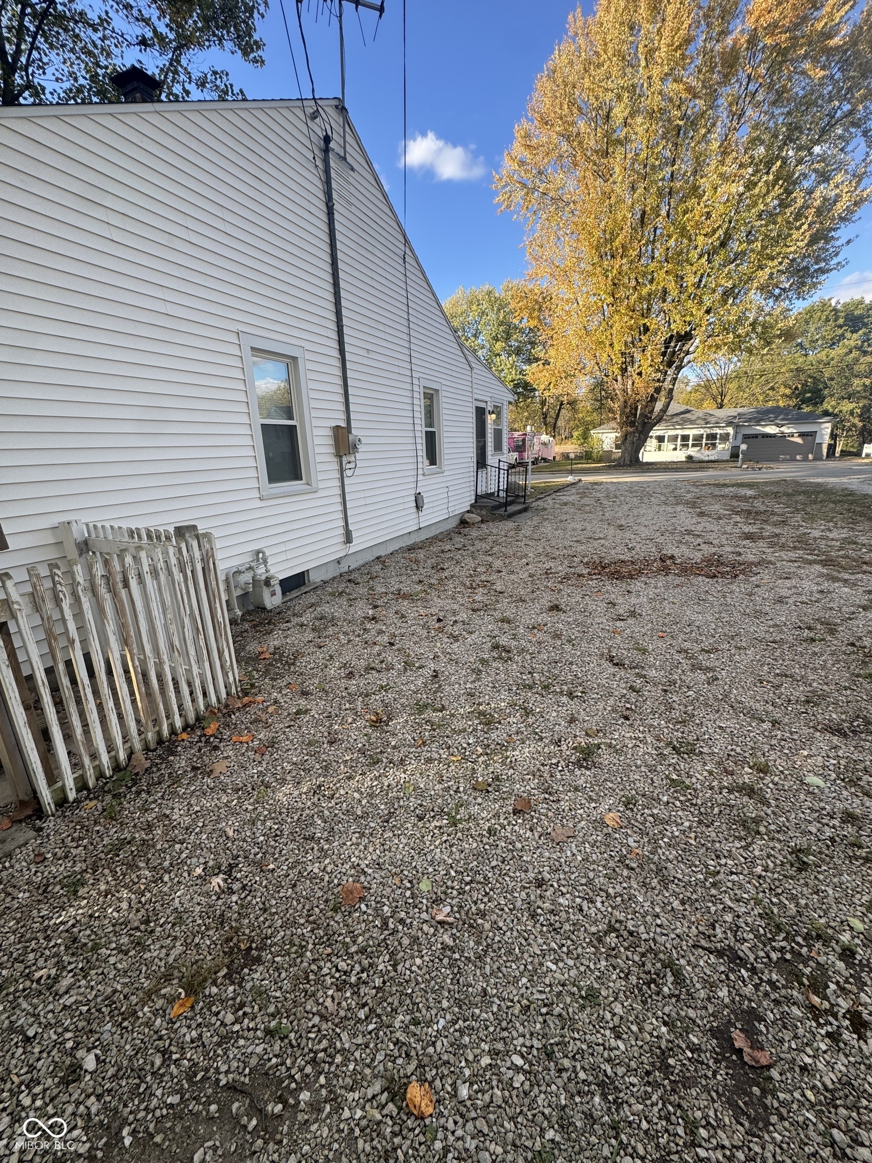 405 North Street Chesterfield, IN 46017 - Photo 5 of 48