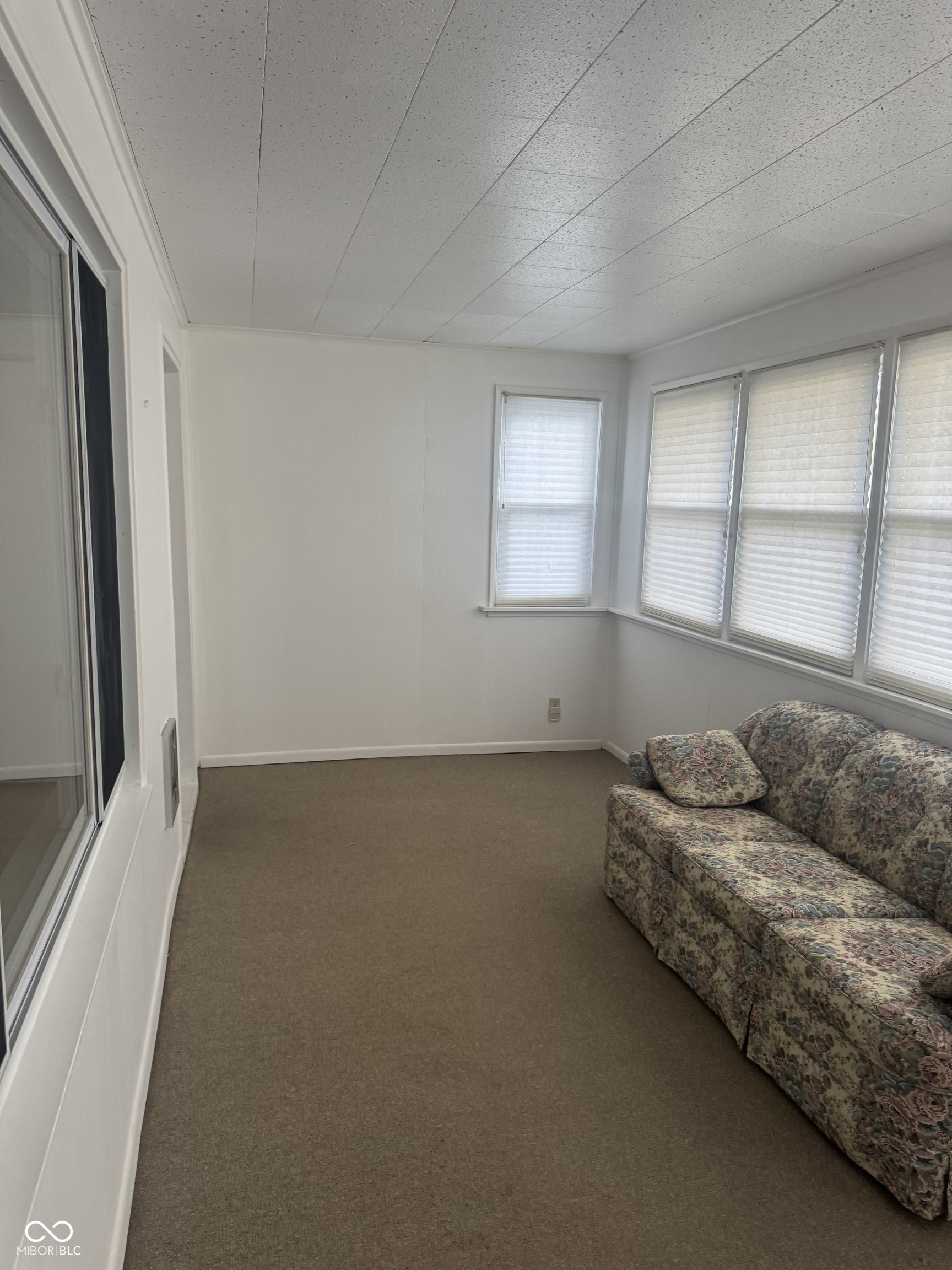 405 North Street Chesterfield, IN 46017 - Photo 6 of 48