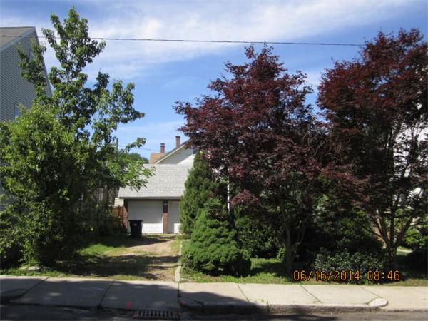 188 Maple Street Boston, MA 02132 - Photo 3 of 27