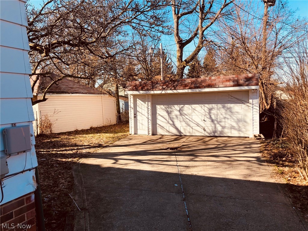 3833 Delmore Road Cleveland, OH 44121 - Photo 17 of 22