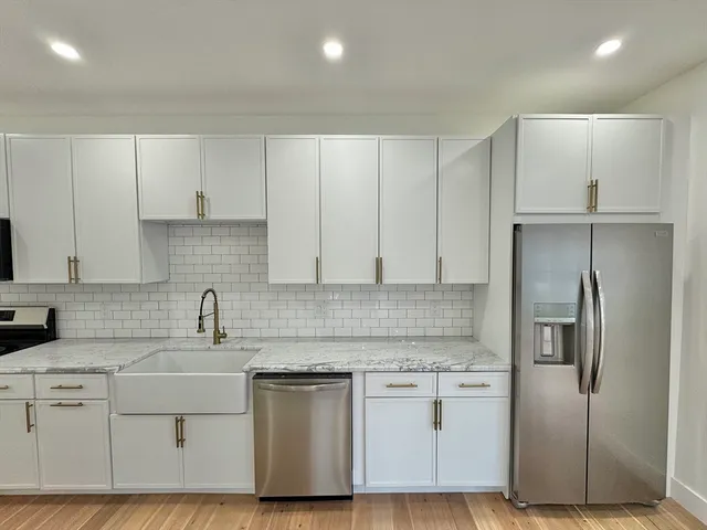 $549,999 | 20 Broad Street, Unit 6, Medway, MA 02053