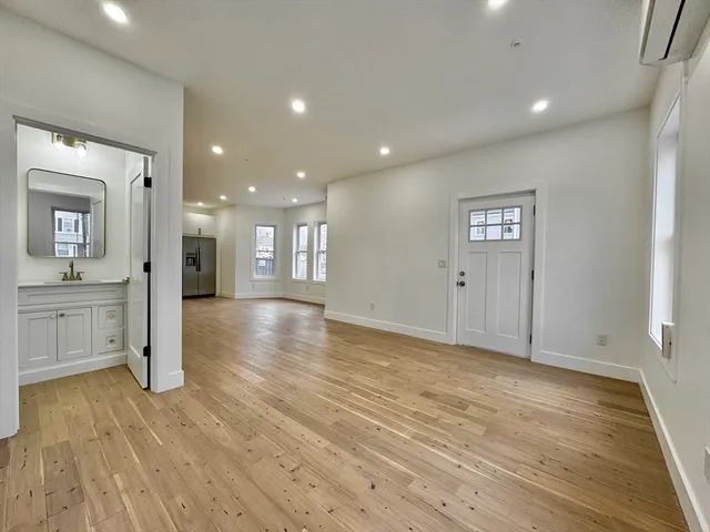 $549,999 | 20 Broad Street, Unit 6, Medway, MA 02053