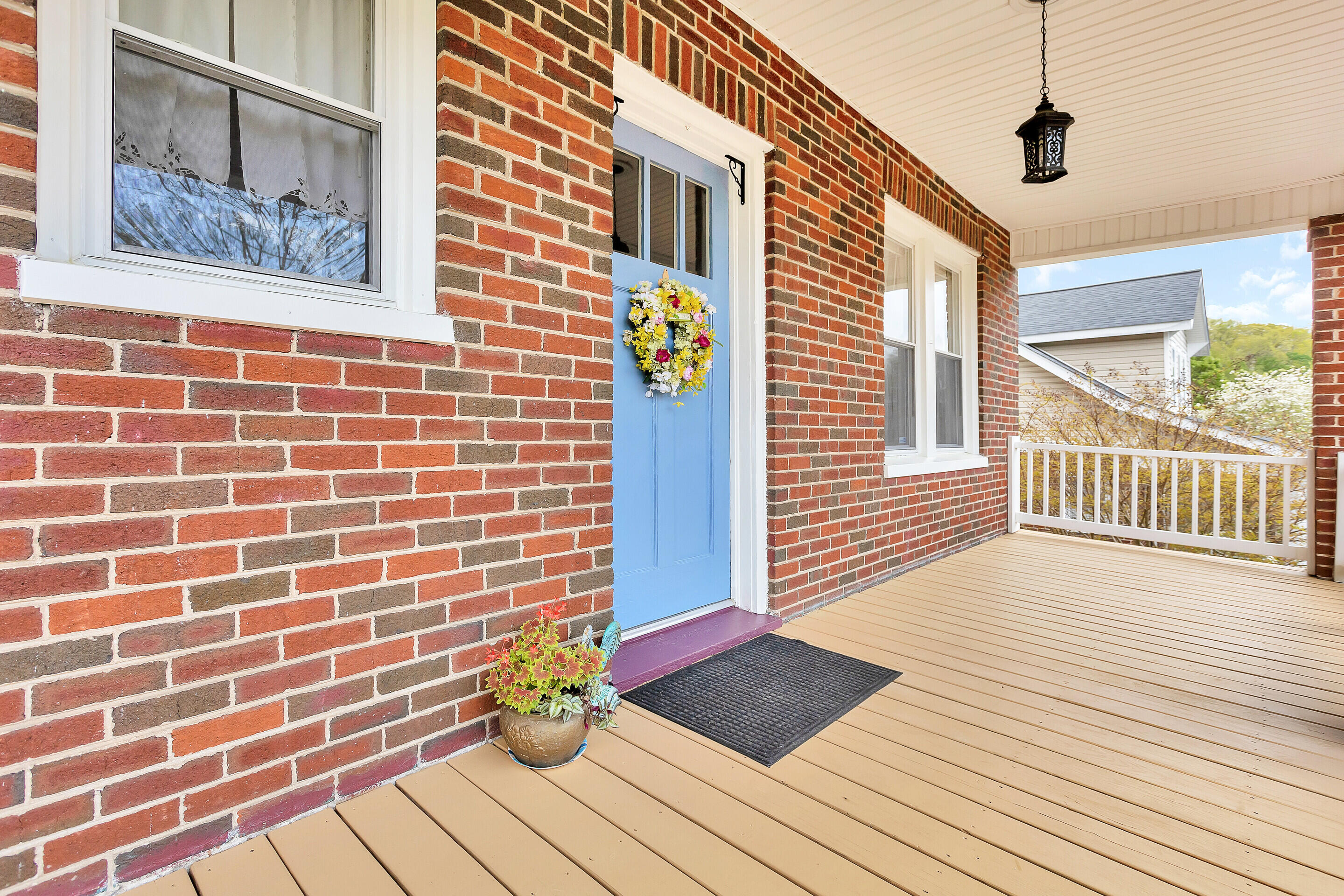 2616 Spring Road Southwest Roanoke, VA 24015 - Photo 3 of 35 03_2616_Spring_Rd_SW03_mls