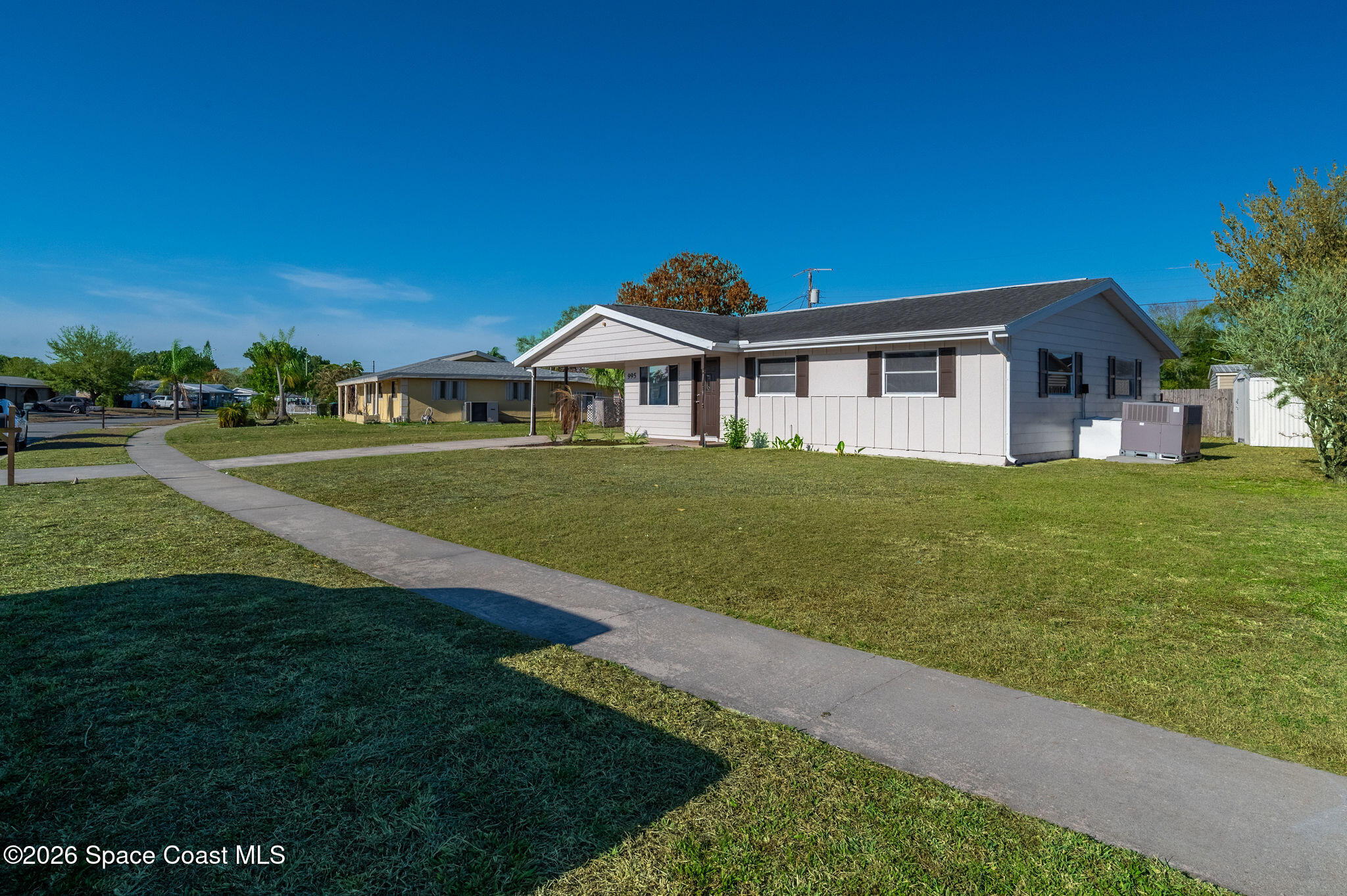 995 Eyerly Lane Northeast Palm Bay, FL 32905 - Photo 3 of 44 JCZ_5275-HDR