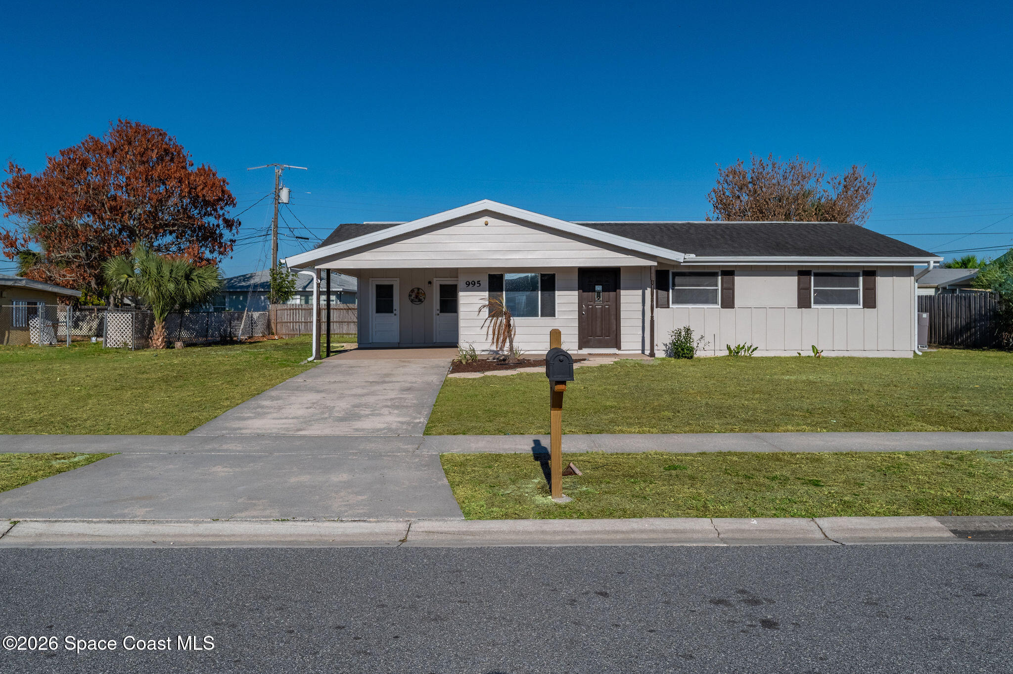 995 Eyerly Lane Northeast Palm Bay, FL 32905 - Photo 4 of 44 JCZ_5272-HDR