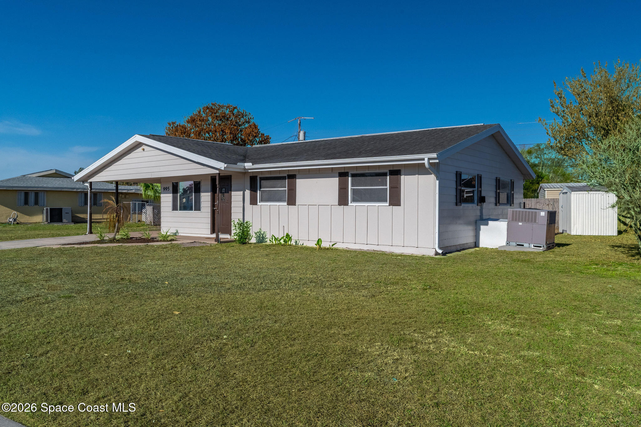 995 Eyerly Lane Northeast Palm Bay, FL 32905 - Photo 5 of 44 JCZ_5278-HDR