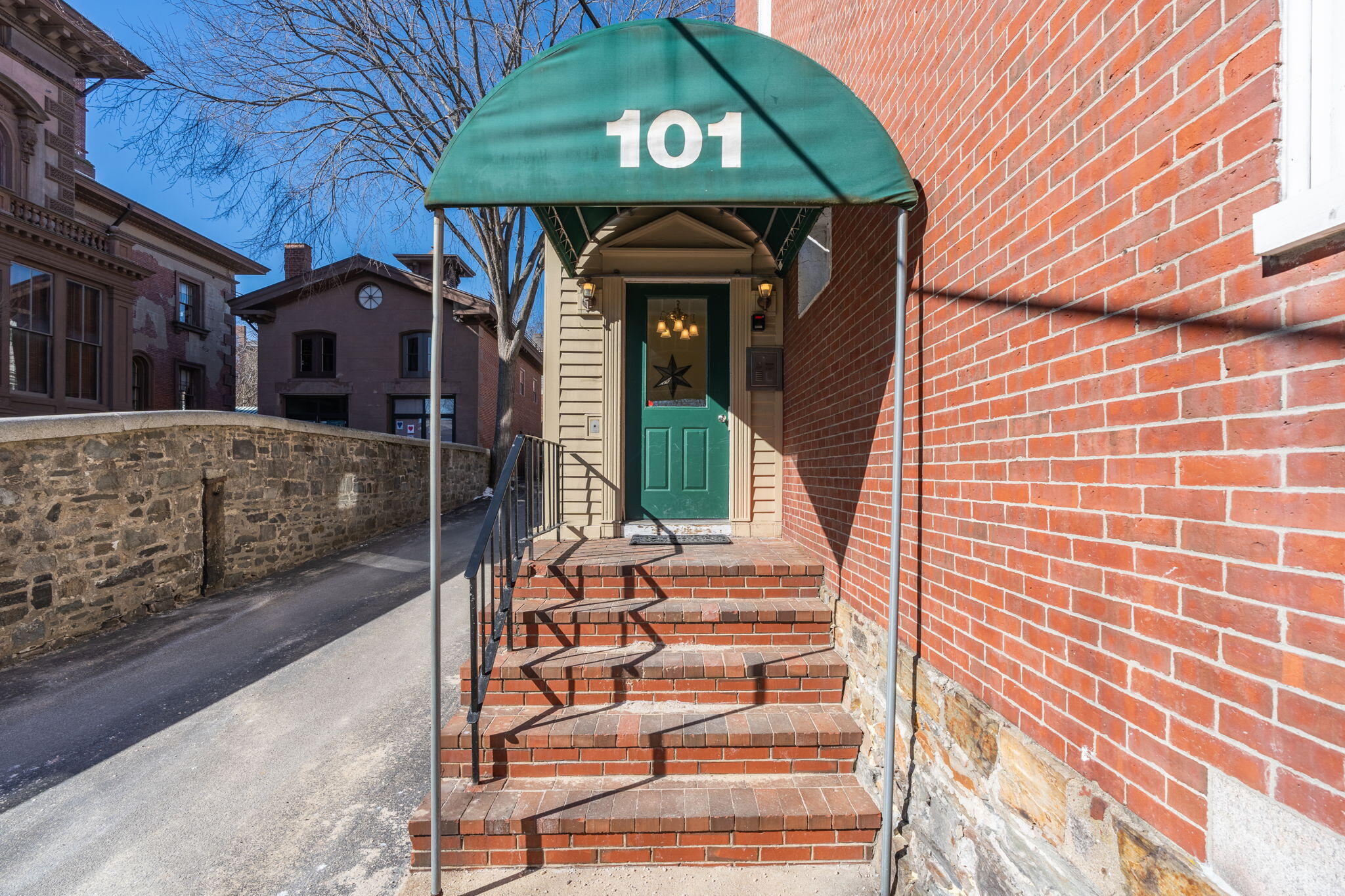 101 Danforth Street, Unit 5 Portland, ME 04101 - Photo 2 of 17 4-web-or-mls-101Danforth-14