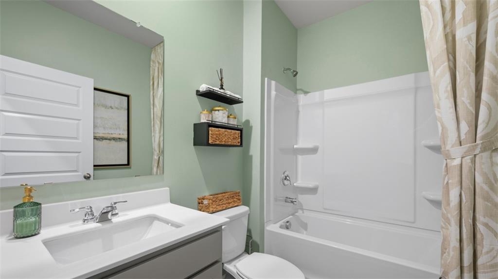 460 Bullock Pass Jefferson, GA 30549 - Photo 22 of 60 a bathroom with a sink toilet and shower