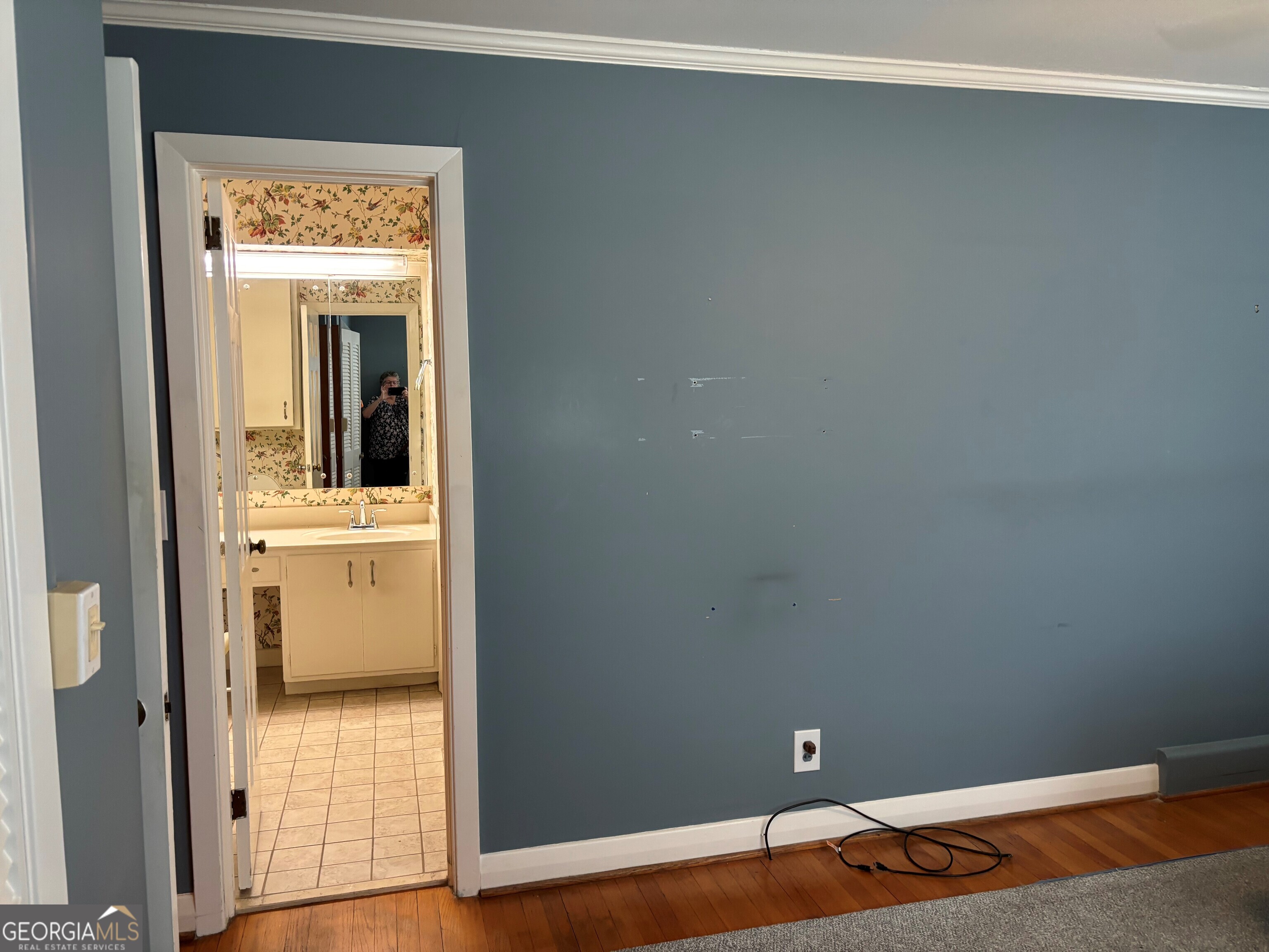 9 Eastridge Court Rome, GA 30161 - Photo 20 of 41 a view of a hallway with wooden floor and a door