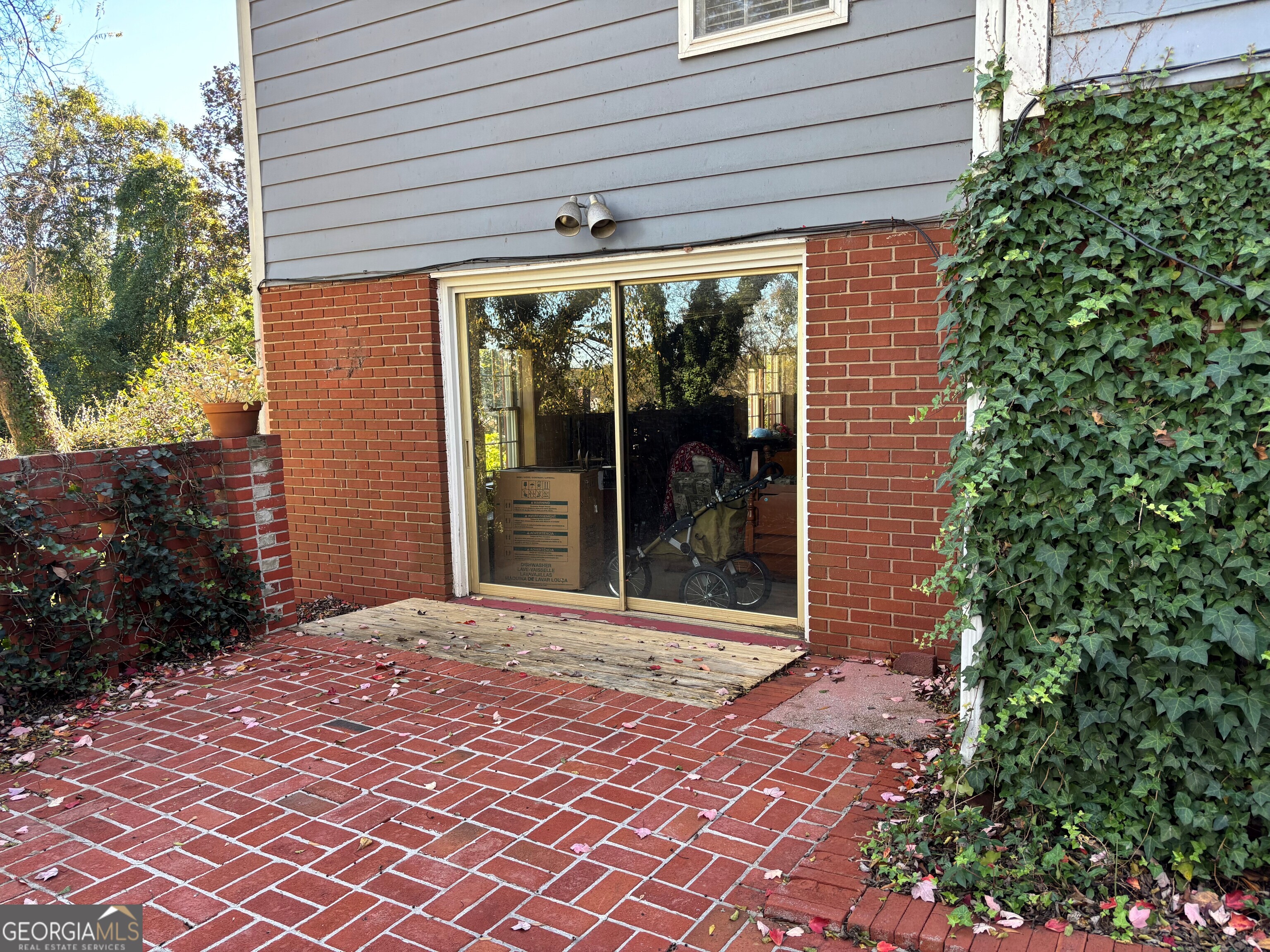 9 Eastridge Court Rome, GA 30161 - Photo 37 of 41 a front view of a house with a blue gate