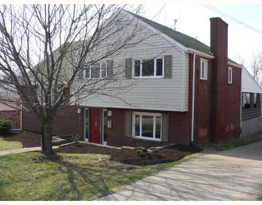 1222 Greentree Road Green Tree, PA 15220 - Photo 2 of 18 Exterior Front.
