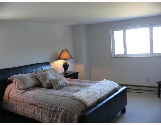 1222 Greentree Road Green Tree, PA 15220 - Photo 11 of 18 Master Bedroom.
