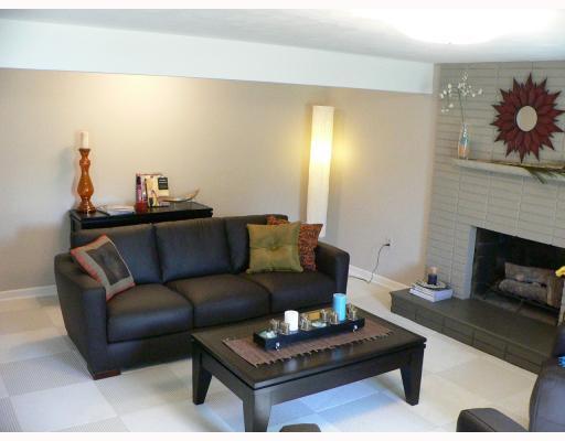 1222 Greentree Road Green Tree, PA 15220 - Photo 13 of 18 Den/Family/Great Room.