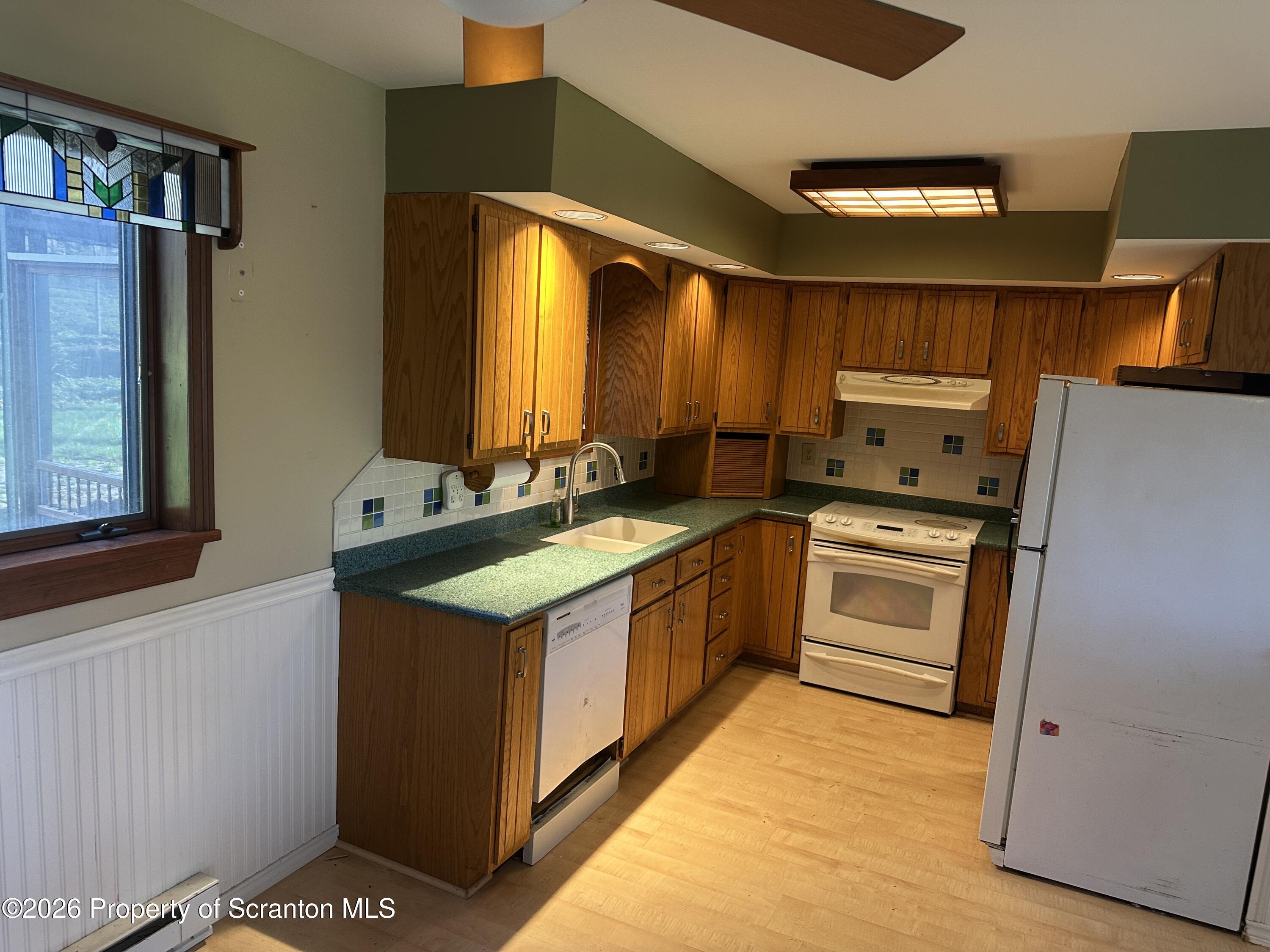 13 Fieldstone Drive Clarks Summit, PA 18411 - Photo 4 of 12 IMG_5061