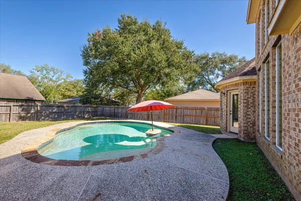 $529,999 | 15811 Crestbrook Drive, Houston, TX 77059