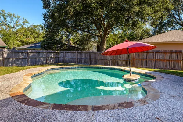 $529,999 | 15811 Crestbrook Drive, Houston, TX 77059