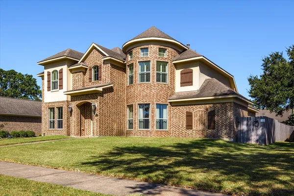 $529,999 | 15811 Crestbrook Drive, Houston, TX 77059