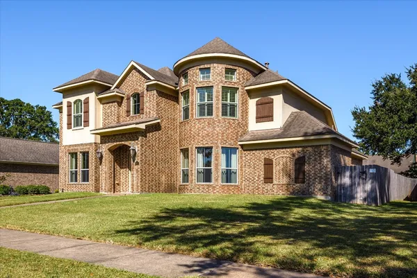 $529,999 | 15811 Crestbrook Drive, Houston, TX 77059