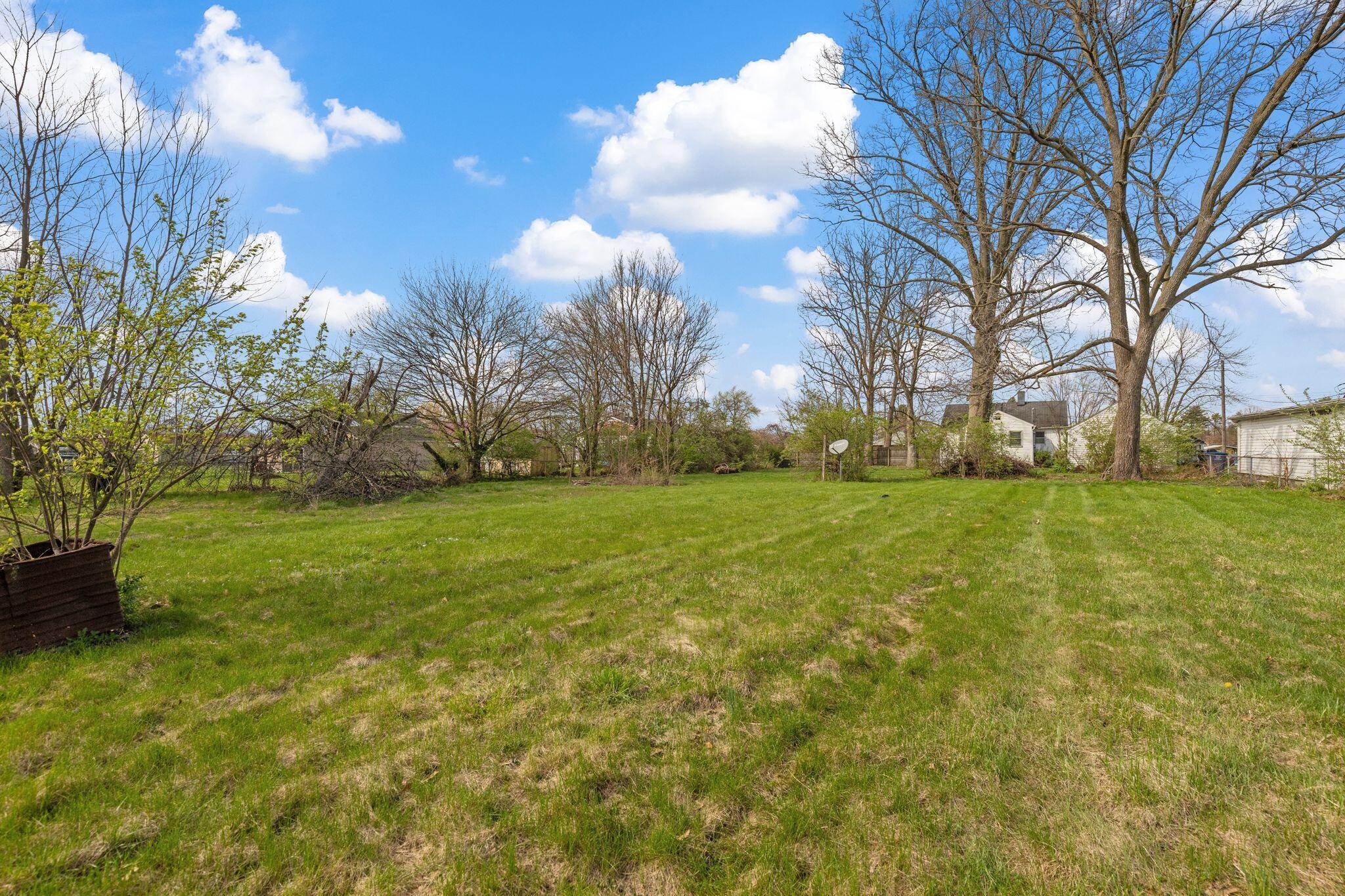 1101 Rumsey Road Columbus, OH 43207 - Photo 7 of 9 .