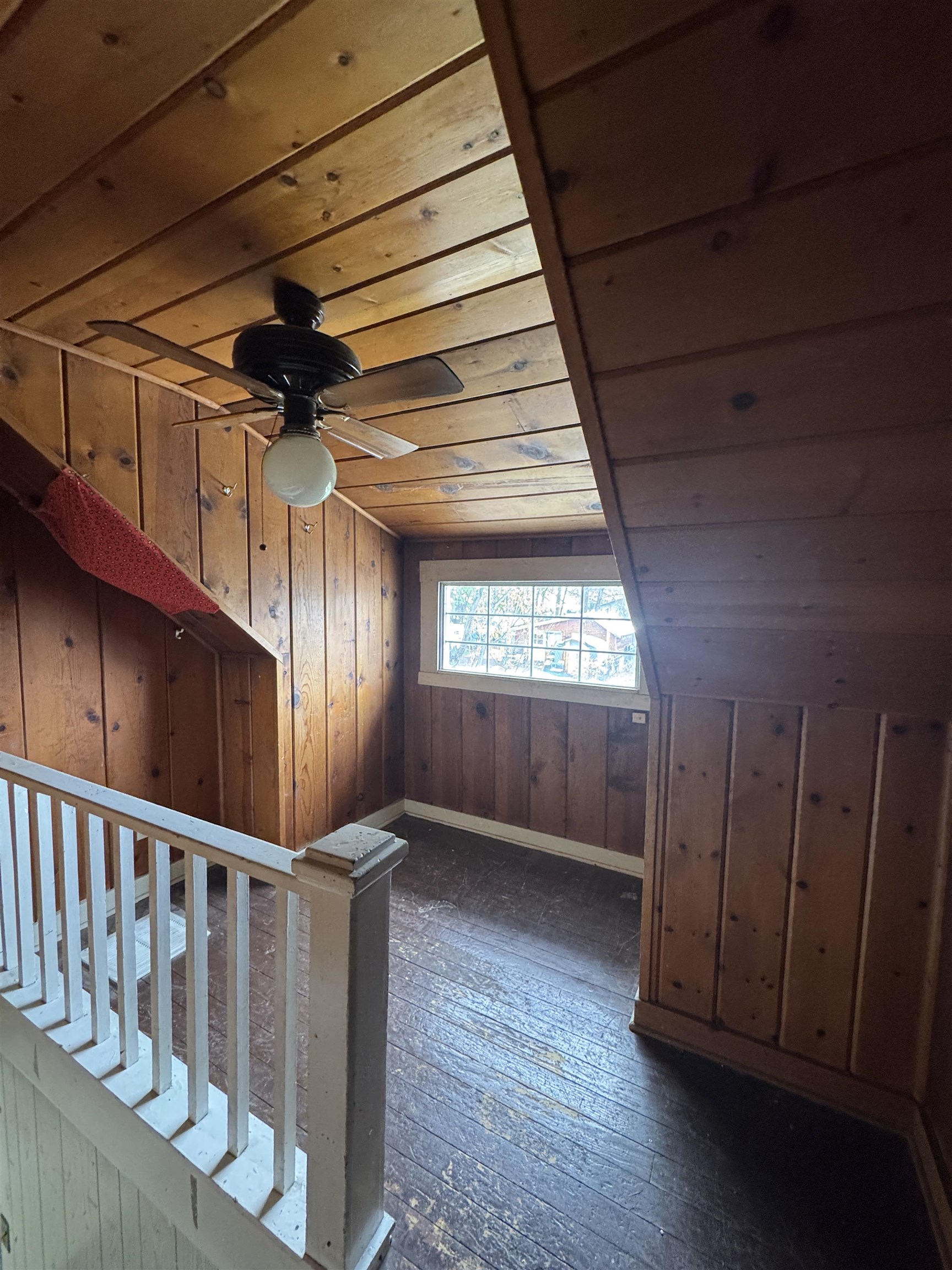 225 Lassen Street Chester, CA 96020 - Photo 12 of 23 a view of entryway