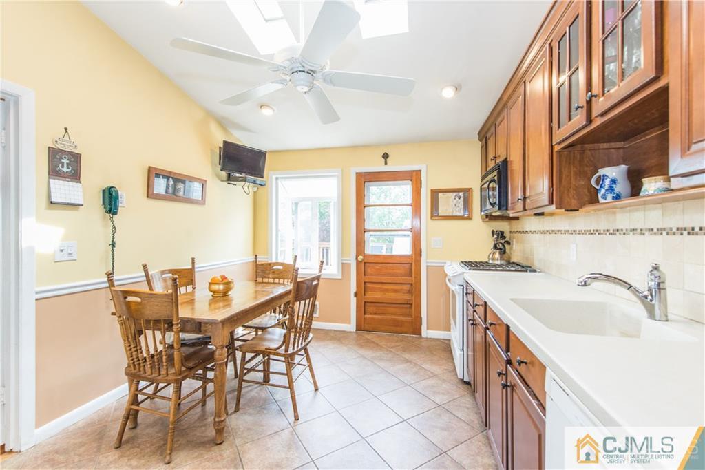 11 McEvoy Road Edison, NJ 08837 - Photo 11 of 32 Gallery Image 11