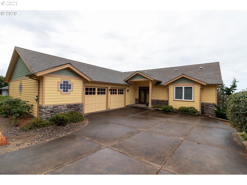 90826 Southview Lane Florence, OR 97439 - Photo 1 of 32