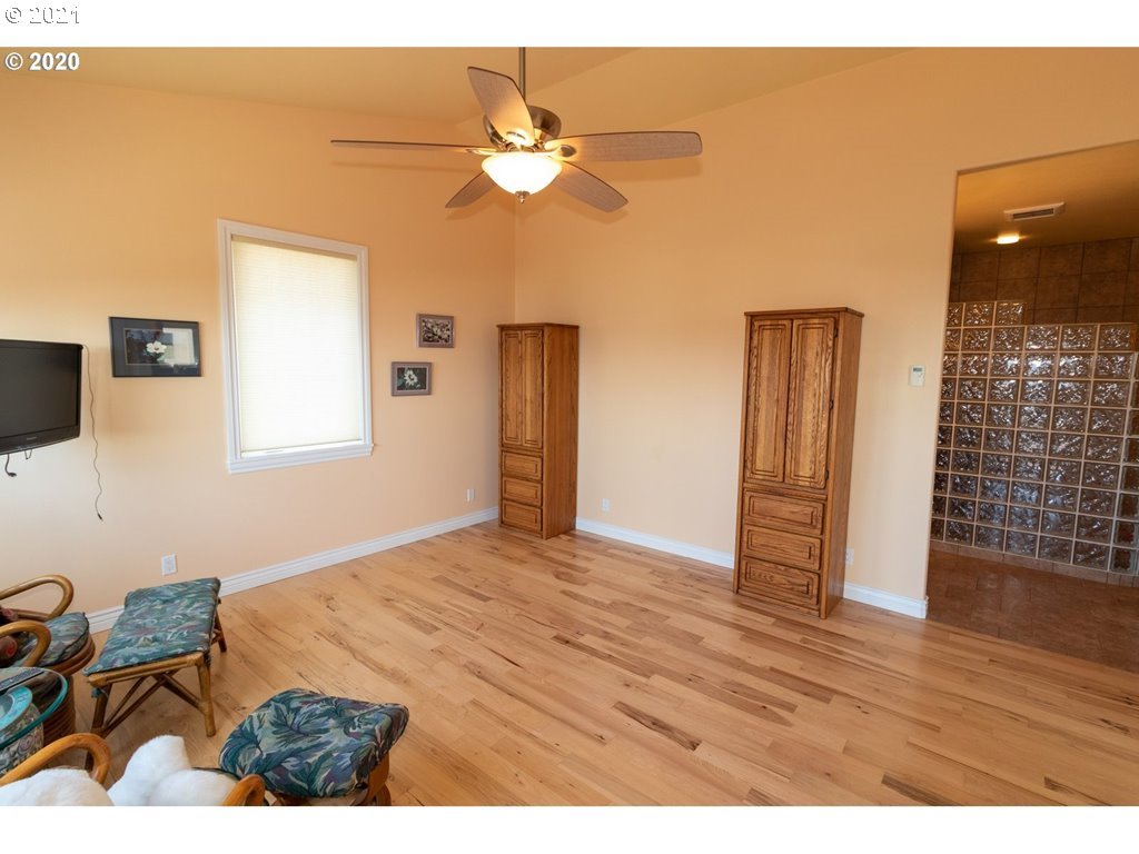 90826 Southview Lane Florence, OR 97439 - Photo 18 of 32