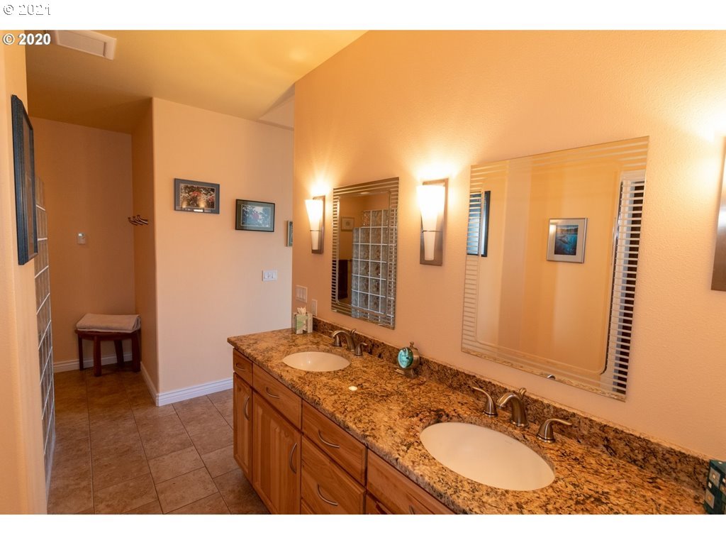 90826 Southview Lane Florence, OR 97439 - Photo 19 of 32