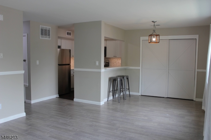 37 Ray Court Bedminster, NJ 07921 - Photo 4 of 8