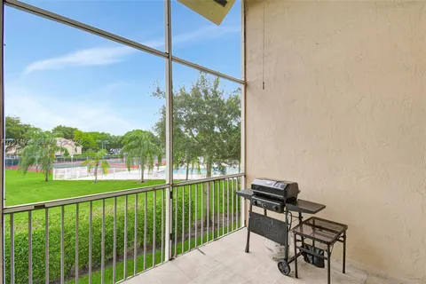 $749,000 | 16339 Malibu Drive, Unit 22, Weston, FL 33326