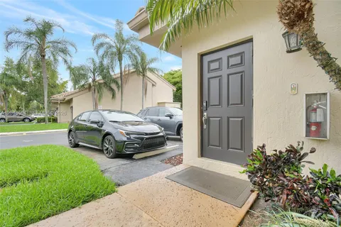 $749,000 | 16339 Malibu Drive, Unit 22, Weston, FL 33326