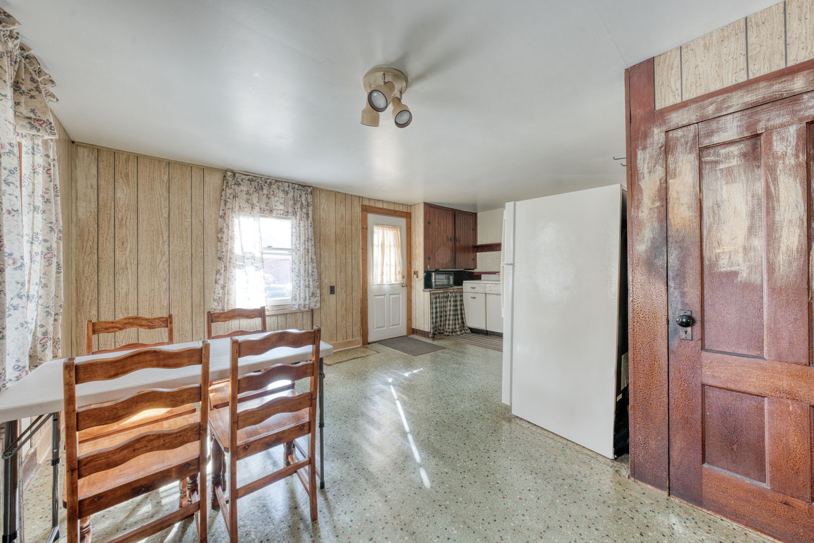 287 Maple Road Mansfield, CT 06268 - Photo 12 of 38