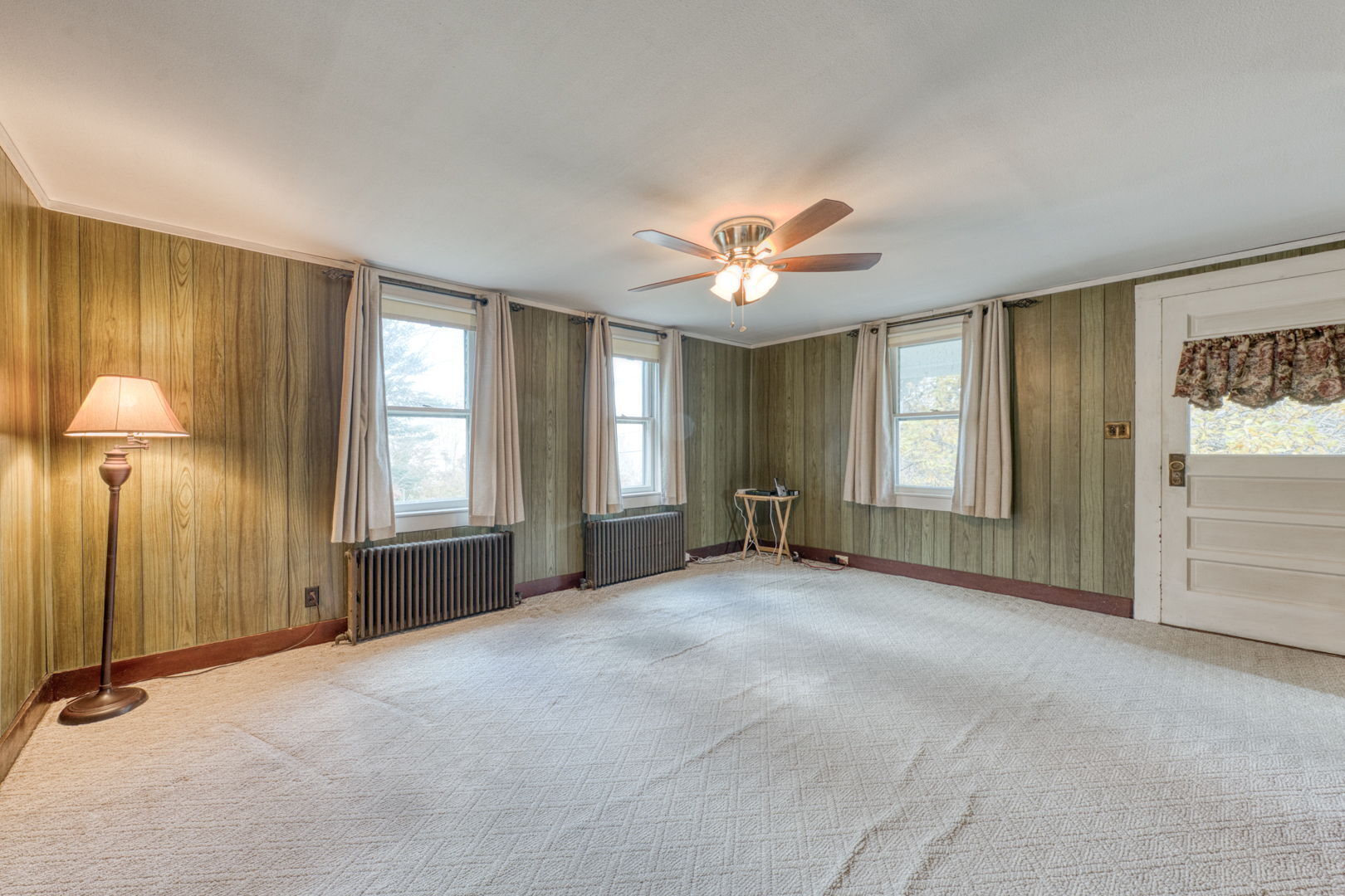 287 Maple Road Mansfield, CT 06268 - Photo 10 of 38 an empty room with windows and closet