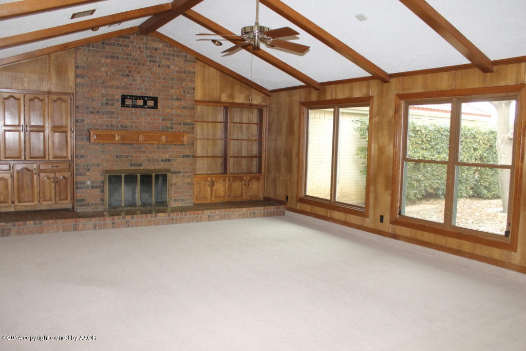 3525 Rutson Drive Amarillo, TX 79109 - Photo 11 of 72 Living Room