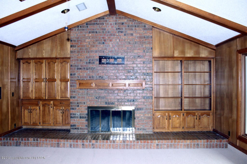 3525 Rutson Drive Amarillo, TX 79109 - Photo 13 of 72 Living Room 3